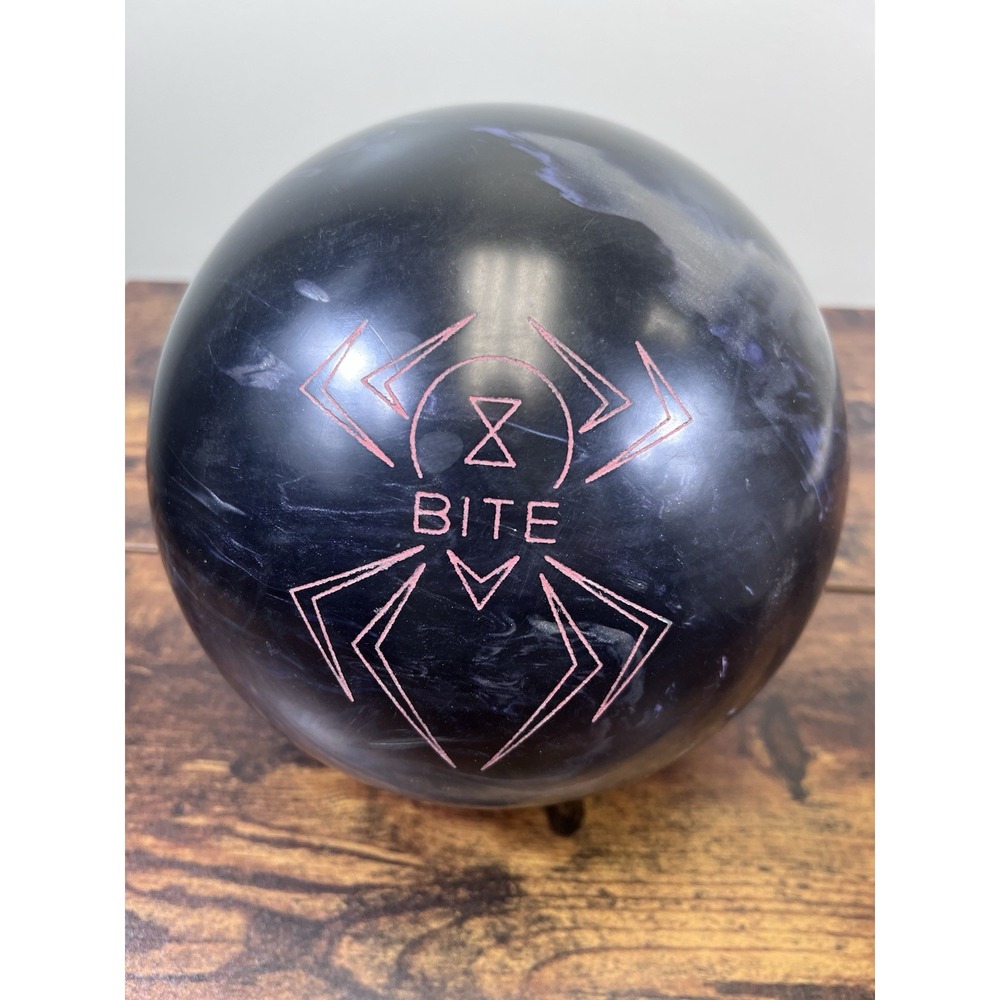 Hammer Black Widow Bite Bowling Ball 15 lb 3 oz Black Swirl USBC With Box